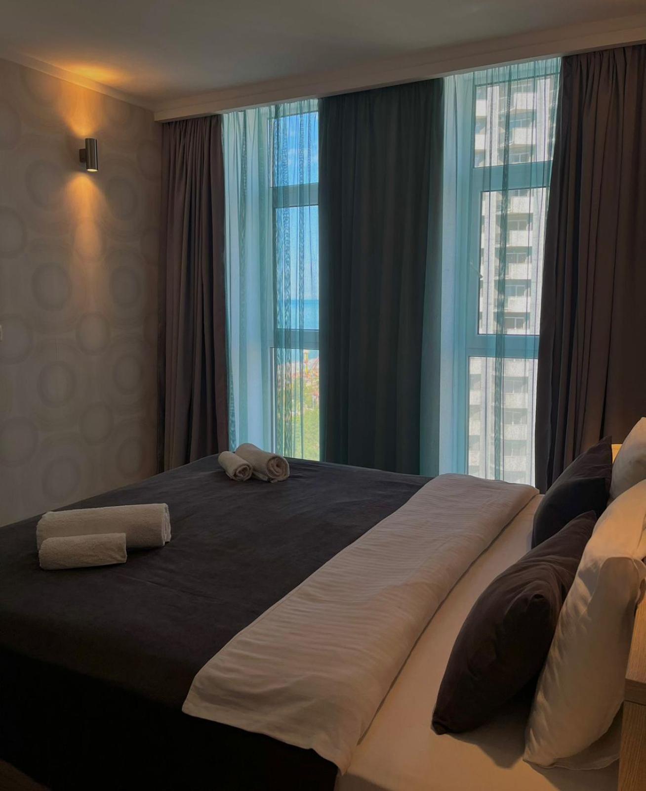 Holiday Lux Tower Batumi Kültér fotó