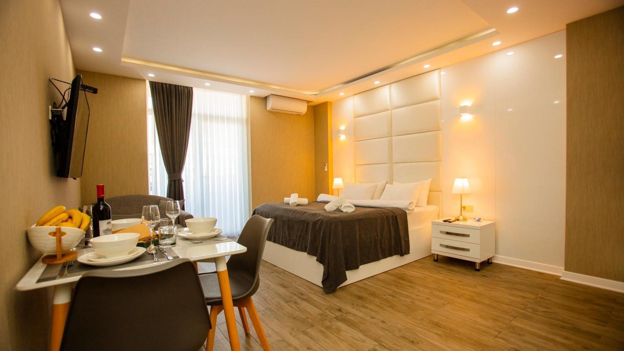 Holiday Lux Tower Batumi Kültér fotó